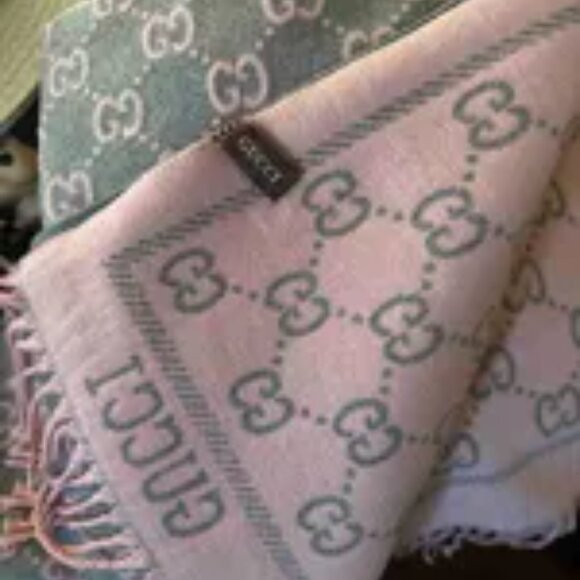 Gucci GG Wool Scarf - Picture 6 of 7